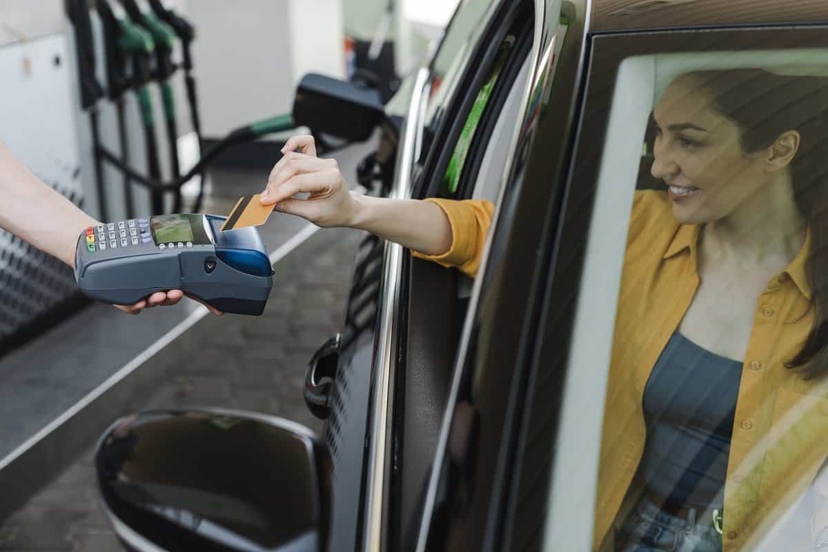 How to Get Free Gas Cards (When You Need a Full Tank)